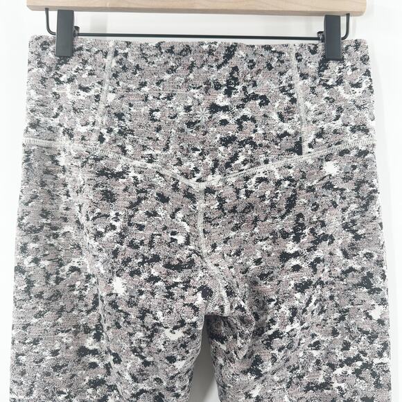 Athleta Elation Textured 7/8 Tight in Chocolate Ocelot Size Medium - Picture 5 of 10